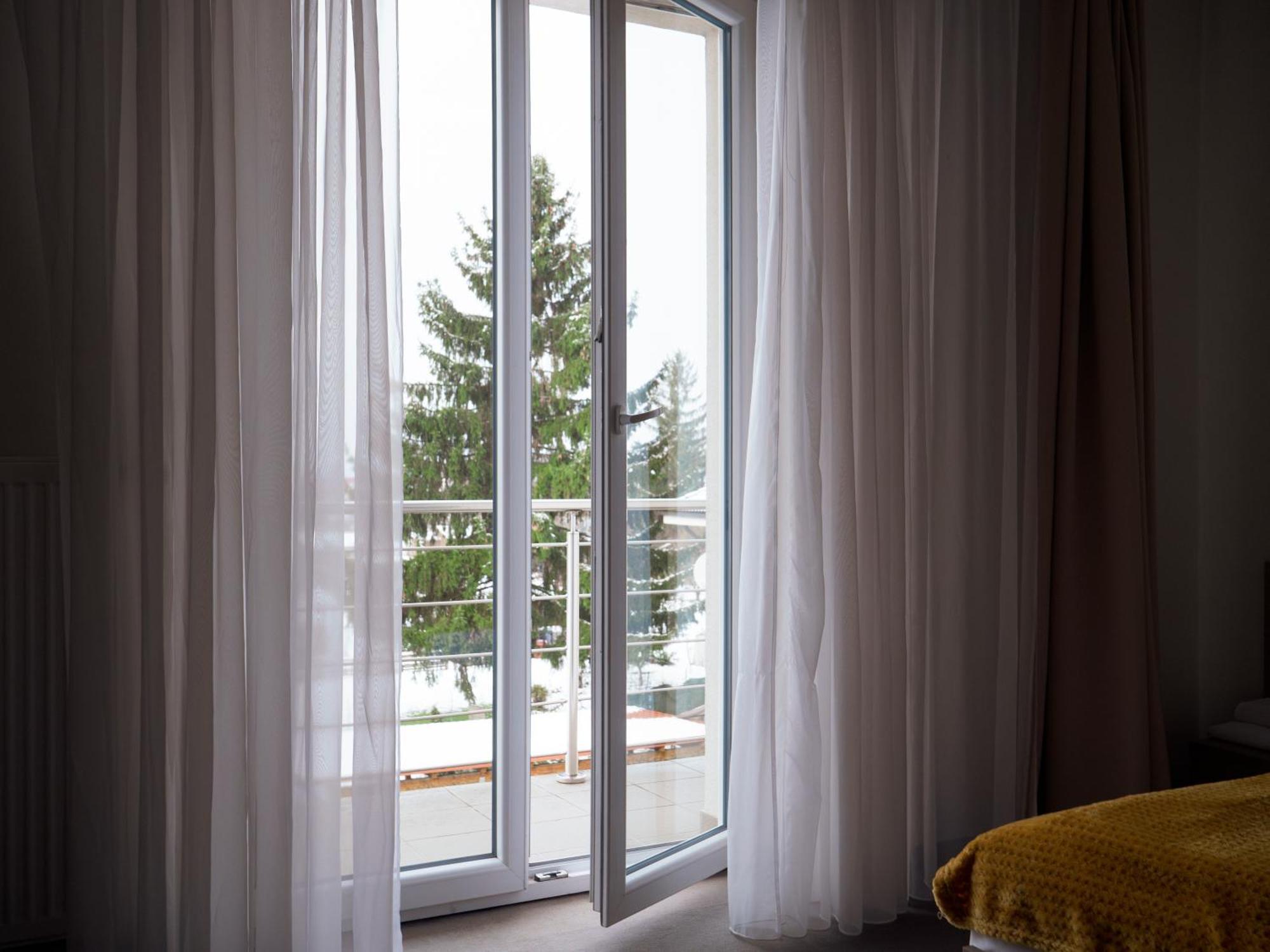 Elite Hotel Nova Dubnica Экстерьер фото